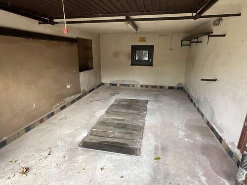 Garage mit Grube - 
