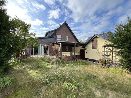 Gartenansicht - 5 Zimmer Einfamilienhaus zum Kaufen in Wendeburg