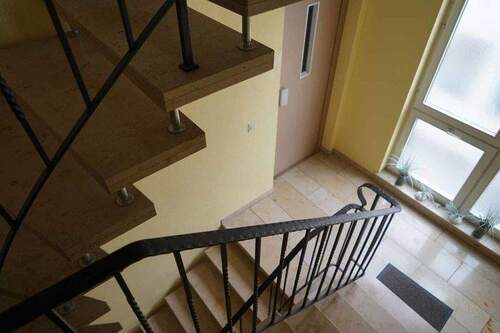 Großzügiges Treppenhaus - 