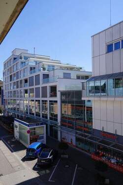 Vis a vis Einkaufszentrum - 