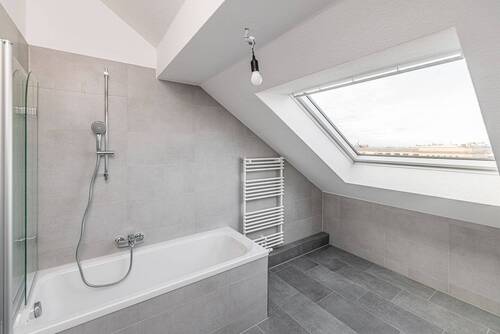  Badezimmer - Etagenwohnung mit 50,00 m&sup2; in Leipzig zum Kaufen
