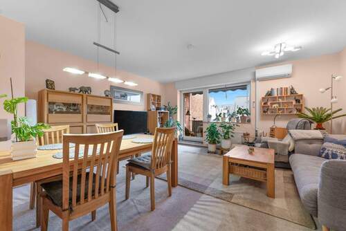 Balkonzugang - Gepflegte Eigentumswohnung mit Balkon, Garage und modernem Komfort in Kerpen-Sindorf
