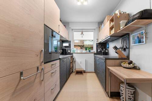 Einbauküche - 4 Zimmer Etagenwohnung zum Kaufen in Kerpen