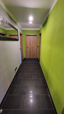 Eingang m. Flur - Etagenwohnung mit 105,30 m² in Wald zum Kaufen