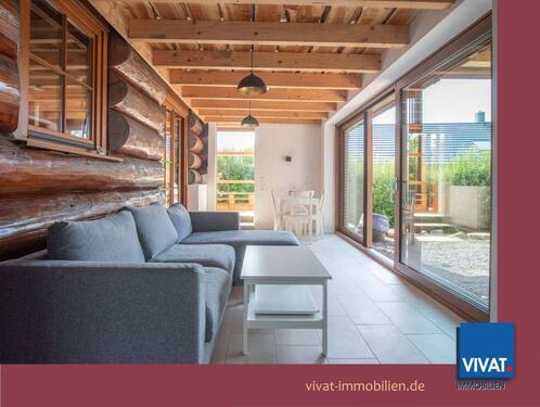 Bild 1 - Naturstammhaus mit modernem Anbau: EFH oder Wochenendhaus der Extraklasse! Käuferprovisionsfrei.