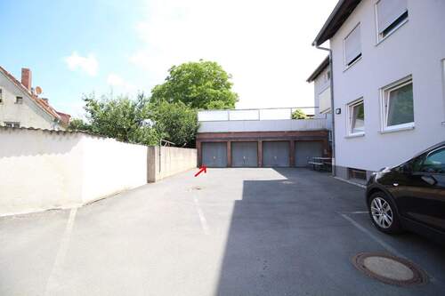 Innenhof mit Garage - 