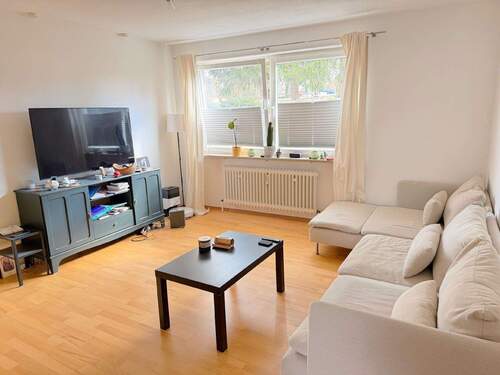 Wohnzimmer Foto 2 - Schön renovierte Wohnung in sehr ruhiger Lage