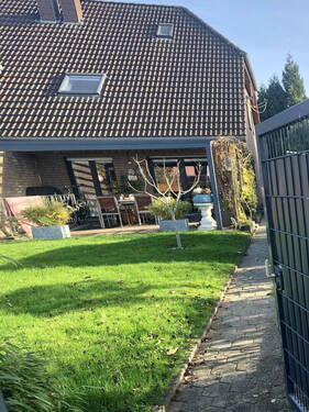 Eingang-Grundstück - Gepflegte Doppelhaushälfte - 408.000,00&nbsp;EUR Kaufpreis, ca.&nbsp; 120,00&nbsp;m&sup2;&nbsp;Wohnfl&auml;che