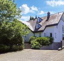 Bielefeld-Hoberge: Zwei gepflegte Mehrfamilienhäuser mit 10 Wohneinheiten und Tiefgarage