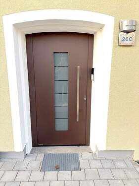 EG Eingangstüre - Etagenwohnung mit 140,00 m² in Ellingen zur Miete
