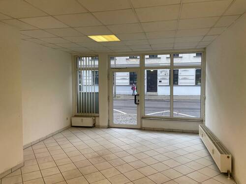 Blick von innen, linke Hälfte, derzeitig frei - 