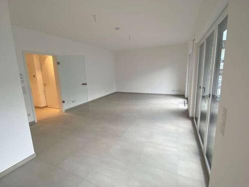 Wohnzimmer - 2 Zimmer Etagenwohnung in Troisdorf