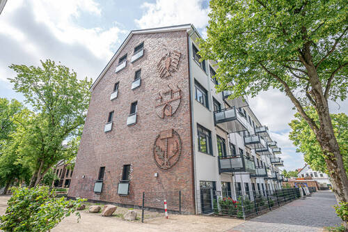 Titelbild - Blick über die Dächer von Oldenburg! Neuwertige und exklusive 3 ZKB Wohnung mit Penthousecharakter