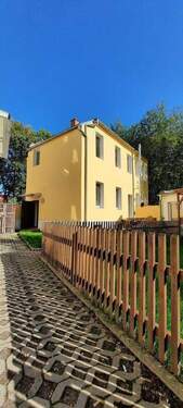 Außen - 2025 renoviert,100 m²,4-Zimmer,2 Etagen m. EBK+Garten+Keller+Schuppen,Tageslichtbad m. Duschwanne