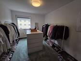 Ankleidezimmer - 3 Zimmer Etagenwohnung in Lehre