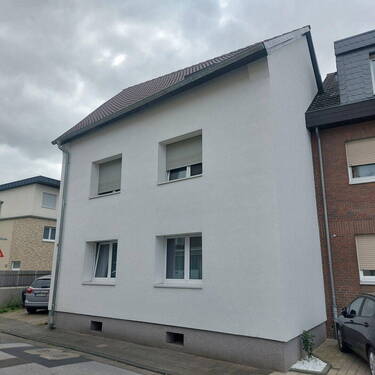 Bild 1 - Modernisiertes Zweifamilienhaus