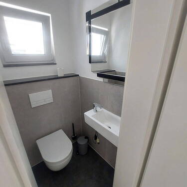 Bild 2 - 7 Zimmer Mehrfamilienhaus, Wohnhaus zum Kaufen in Dormagen