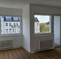 Frisch sanierte helle 1-Zimmer Wohnung mit Balkon (bezugsfrei) - Berlin Wilmersdorf