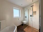 Badezimmer 1.jpg - 