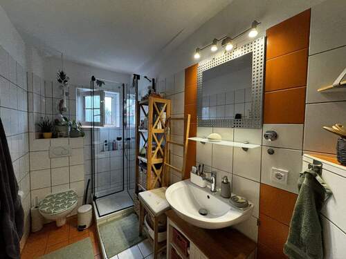 Badezimmer EG rechts - 