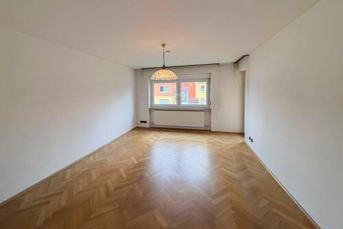 Wohnzimmer Ansicht_1 - 3 Zimmer Etagenwohnung in Bayreuth