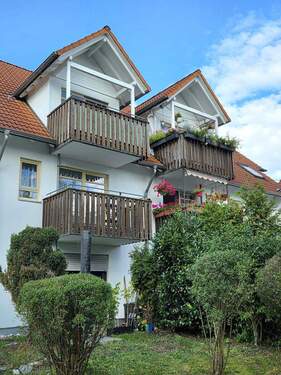 Hausansicht - Hauptstadtmakler-Gepflegte Wohnung mit Tiefgaragenstellplatz in guter Lage