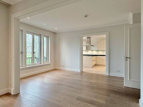 Essbereich an der Küche - Etagenwohnung mit 242,40 m² in Düsseldorf zur Miete