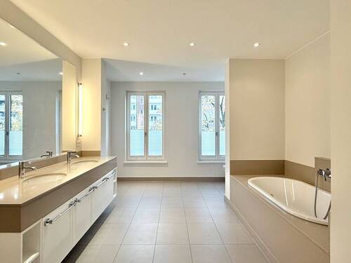 Masterbad mit Fenster - 