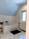 Badbereich mit Wanne - 