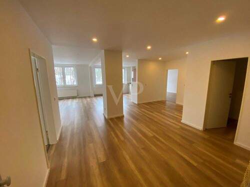 Diele - Etagenwohnung mit 123,00 m&sup2; in Bergen zur Miete