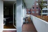 Ausgang zum gemütlichen Balkon - 