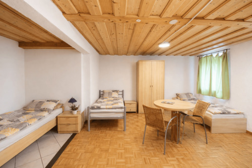 Zimmer - Mehrfamilienhaus, Wohnhaus in Kettershausen zum Kaufen