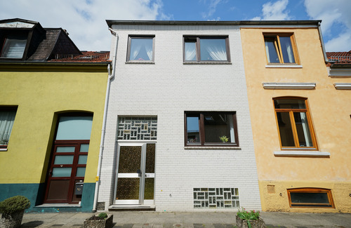 Frontansicht - 5 Zimmer Reihenmittelhaus in Bremen