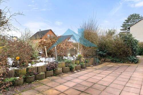 Terrasse - 7 Zimmer Mehrfamilienhaus, Wohnhaus in Immenhausen