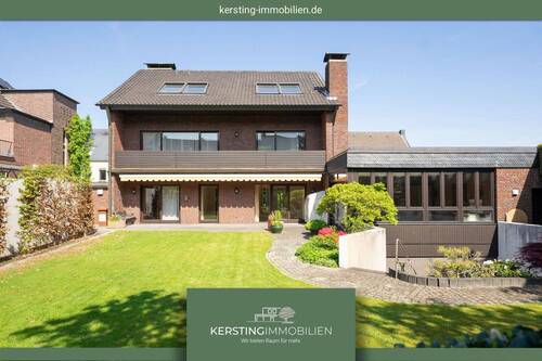 St. Tönis - Beeindruckendes Familiendomizil mit wunderschönem Garten-Paradies in bester Lage von St. Tönis!