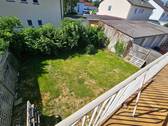Blick in den Garten vom Balkon - 5 Zimmer Doppelhaushälfte in Waldkraiburg