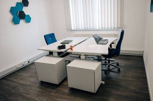 Office Komplett 17m² 1 Arbeitsplatz - Büro zur Miete in Eggolsheim