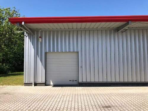 Lieferannahme Südseite - Halle in Wang