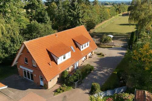 Westansicht - 8 Zimmer Mehrfamilienhaus, Wohnhaus zum Kaufen in Winsen - Pattensen