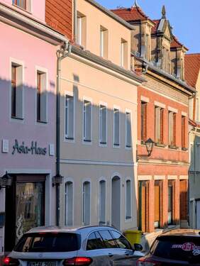 Straßenansicht - 9 Zimmer Mehrfamilienhaus, Wohnhaus zum Kaufen in Kamenz