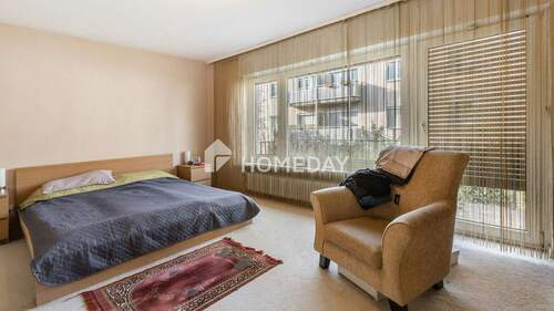 1. OG Schlafzimmer 1 - 