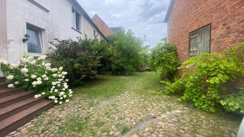 Bild 3 - 8 Zimmer Mehrfamilienhaus, Wohnhaus in Dähre