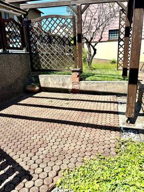 Terrasse/Grillecke - Mehrfamilienhaus, Wohnhaus mit 198,00 m&sup2; in Quierschied zum Kaufen