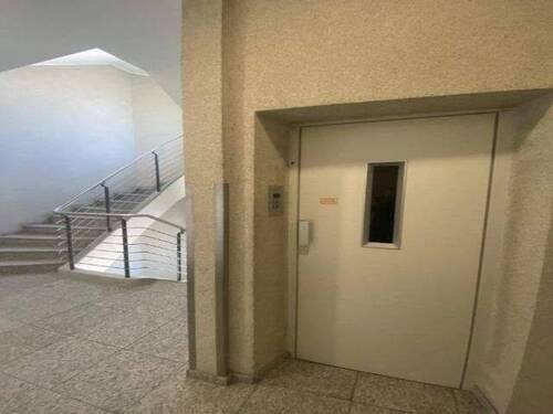 Aufzug - 1 Zimmer Büro in Düsseldorf