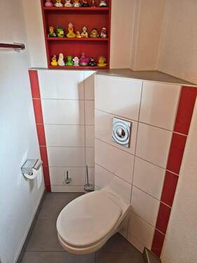 schickes Bad im Erdgeschoss - 