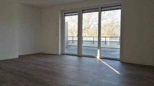 Wohnzimmer mit Dachterrasse - Etagenwohnung mit 74,60 m&sup2; in Lahr zur Miete