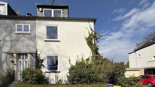 Vorderansicht - 4 Zimmer Reihenendhaus zum Kaufen in Essen