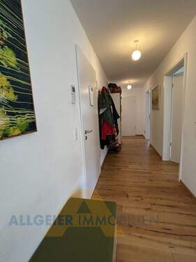 Flur - 3 Zimmer Etagenwohnung zum Kaufen in Freiburg im Breisgau