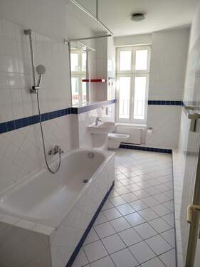 Badezimmer - 3 Zimmer Etagenwohnung in Dessau-Roßlau