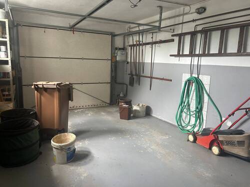 Garage - 